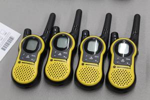 lot 903 image: Lot of (4) Motorola Radios