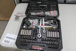 lot 909 image: Craftsman Mechanics Tool Set 174-pc