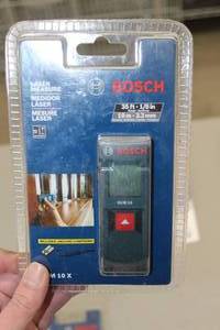 lot 914 image: Bosch GLM 10 X 35 Laser Measure (in original packaging)
