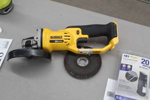 lot 918 image: DeWalt DCG412 4-12 Grinder