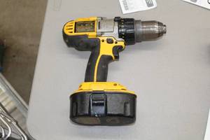 lot 921 image: DeWalt DCD950 12 Hammer Drill