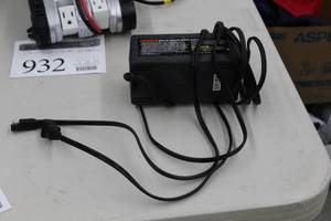 lot 931 image: Schumacher MC-1 MotorcycleATV Battery Charger