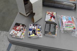 lot 940 image: Sports Cards Collection - Baseball, Hockey