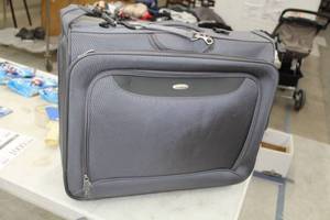 lot 999 image: Samsonite Wheeled Garment Bag