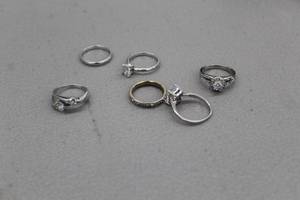 lot 964 image: Lot of (6) Womens Rings