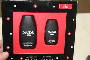 lot 981 image: Noir Drakkar Mens Natural Spray Set (in original packaging)