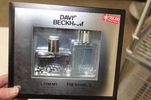 lot 980 image: David Beckham The Essence Mens Natural Spray Set (in original packaging)