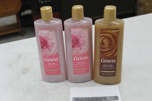 lot 989 image: Lot of (3) Caress Body Wash