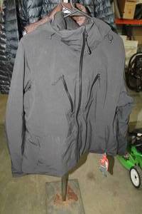 lot 1029 image: The North Face Womens Jacket XL