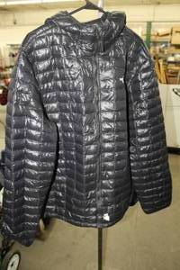 lot 1026 image: The North Face Mens Jacket XXL