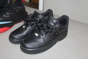 lot 1003 image: Nike Air Mens Athletic Shoes 9