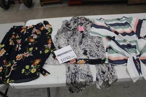 lot 1050 image: Womens Dress Shirts (x2) and Skirt XS