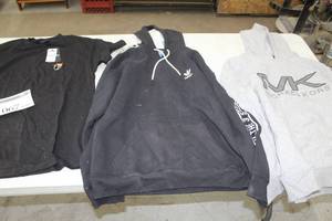 lot 1067 image: Mens Clothing - Pullover Hooded Sweatshirts (x2), T-Shirt Medium