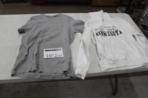 lot 1072 image: Childrens Clothing - Hooded Sweatshirt, T-Shirt Small