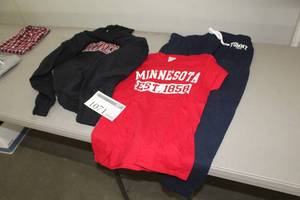 lot 1071 image: Mens Clothing - Hooded Sweatshirt, T-Shirt, Pants Medium