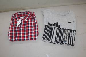 lot 1075 image: Lot of (2) Boys Shirts