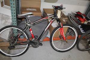 lot 1096 image: Specialized Hardrock Sport 22 Mens Trail Bike with 18 Black Frame