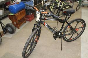 lot 1087 image: Mongoose Mack 22 Mens Trail Bike with 19 Black Frame