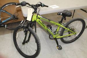 lot 1090 image: Nishiki Pueblo 20 Mens Trail Bike with 13 Green Frame