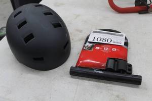 lot 1080 image: Schwinn Bike Helmet, Master Lock Keyed U-Lock