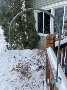 lot 154 image: Yard Dcor