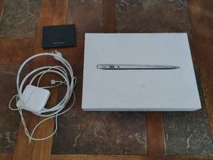 lot 5 image: MacBook Air