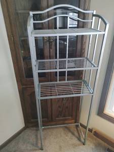 lot 103 image: Baking Rack