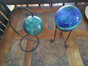 lot 123 image: Orb Dcor