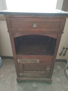 lot 132 image: Vintage Cabinet