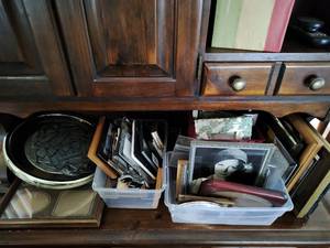 lot 146 image: Picture Frames