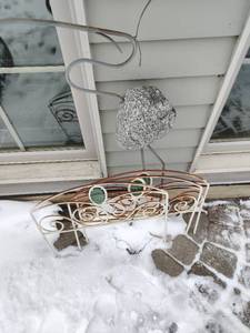 lot 156 image: Yard Dcor Lot