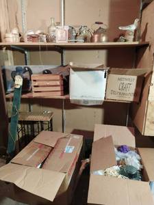 lot 224 image: Collection of Dcor items