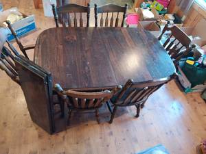 lot 192 image: Dining Set