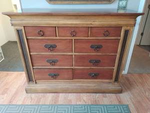 lot 29 image: Nine Drawer Dresser