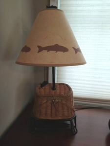 lot 34 image: Fishing Themed Table Lamp