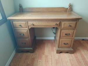 lot 38 image: Vintage Desk