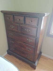 lot 41 image: Chest of Drawers