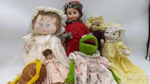 8 Beautiful Vintage Dolls-Kermit, Porcelain Dolls,