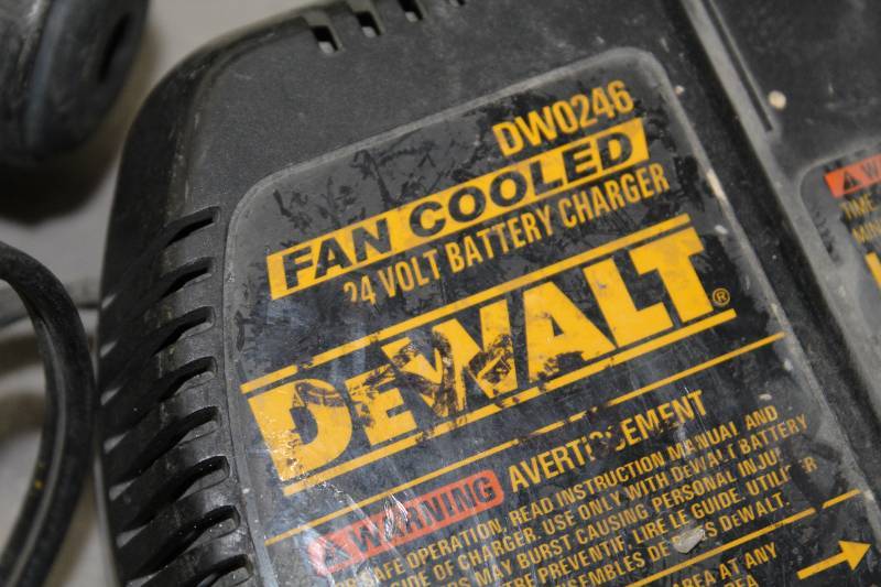 DeWalt Dw0242 Fan Cooled XR+ Battery Pack, 24V
