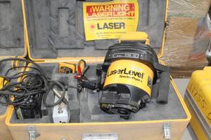 lot 250 image: Spectra Physics 1110 XLT LaserLevel Laser Level Kit, Case