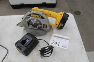 lot 241 image: DeWalt DW934 18V 6-34 Metal Saw, DeWalt 18V XRP Battery, DeWalt NiCd Charger DW9116
