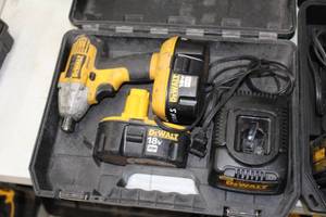 lot 260 image: DeWalt DW056 18V 14 Heavy Duty Impact Driver, Batteries (x2), Charger, Case