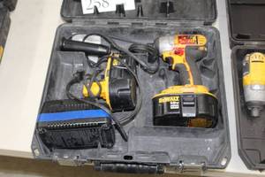 lot 258 image: DeWalt DC825 18V 14 Impact Driver, Batteries (x2), Charger, Case