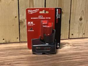 lot 48 image: Milwaukee M12 12-Volt Lithium-Ion XC Extended Capacity Battery Pack 3.0Ah Customer Returns See Pictures