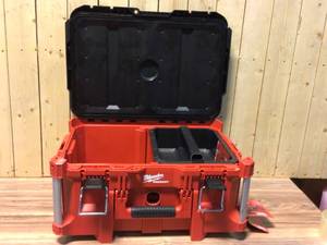lot 57 image: Milwaukee PACKOUT 22 in. Large Portable Tool Box Fits Modular Storage System Customer Returns See Pictures
