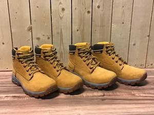 lot 73 image: DEWALT Mens Halogen 6 Work Boots - Soft Toe - Brown Crazy Horse Size 9.5 M Customer Returns See Pictures