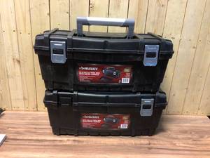 lot 79 image: Husky 24 in. Tool Box in Black Customer Returns See Pictures