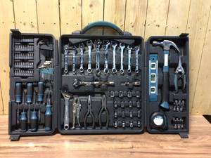 lot 91 image: Anvil 38 in. Drive SAE and Metric Home Tool Kit Set (137-Piece) Customer Returns See Pictures