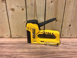 lot 97 image: DEWALT 18-Gauge Heavy-Duty StapleNail Gun Customer Returns See Pictures