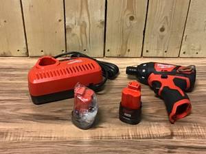 lot 23 image: Milwaukee M12 12-Volt Lithium-Ion Cordless 14 in. Hex Screwdriver Kit with Two 1.5Ah Batteries, Charger and Tool Bag Customer Returns See Pictures